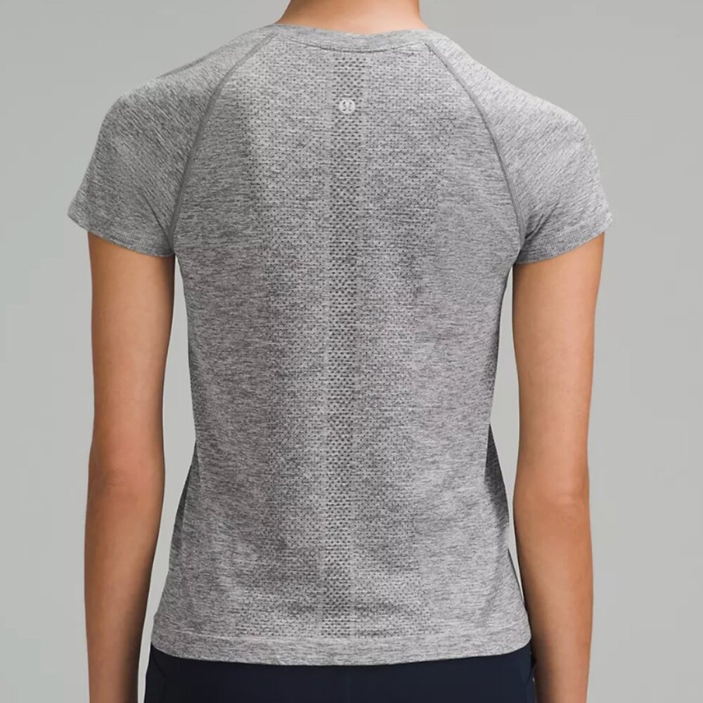 Swiftly Tech Short-Sleeve Shirt 2.0 Waist Length slate size 4 - Picture 2 of 3